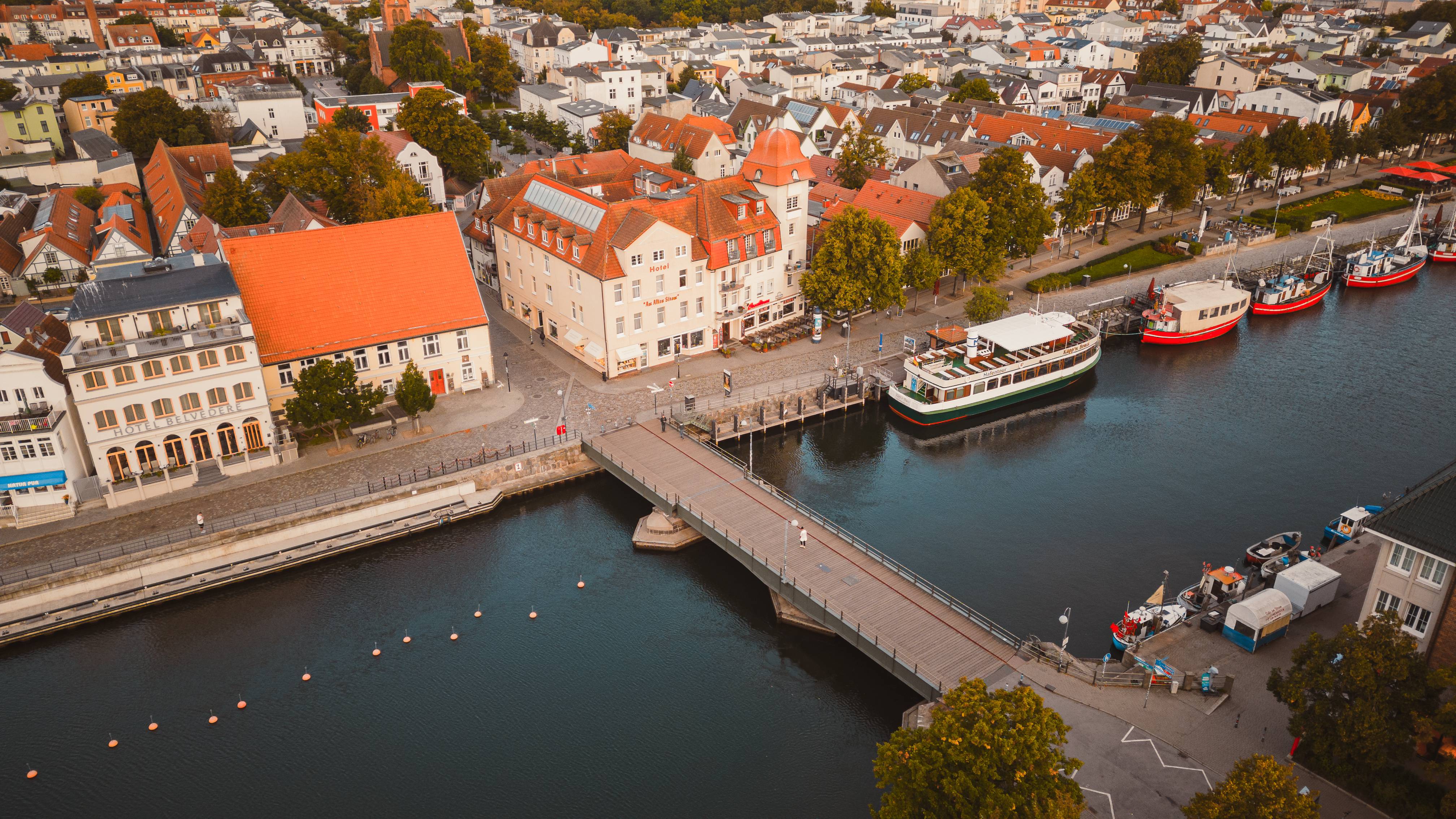Das Hotel am Alten Strom und die Umgebung von oben