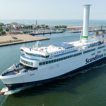Scandlines Fähre vor Warnemünde