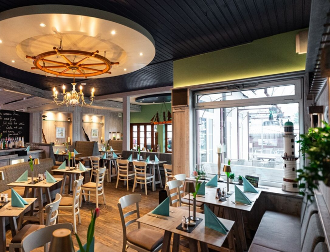 Zum Restaurant im Hotel